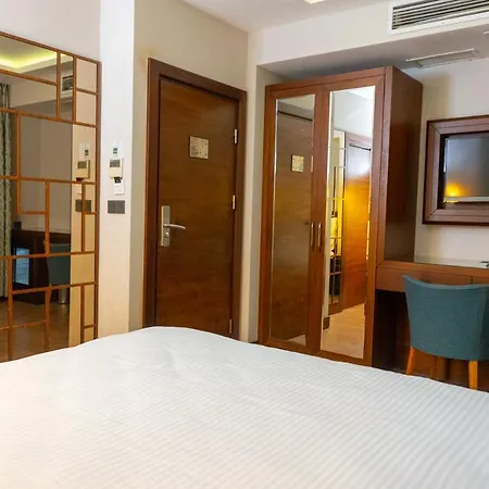 Long Hotel