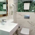 Long Hotel 3*